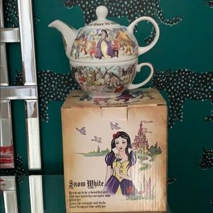 Snow White 3 piece teacup/teapot with story box